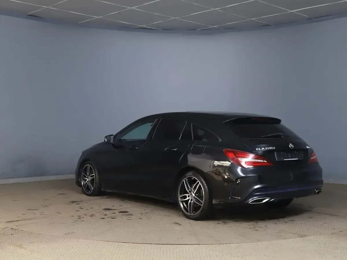 Usado Mercedes CLA220 AMG line 2018 Preto Sedan