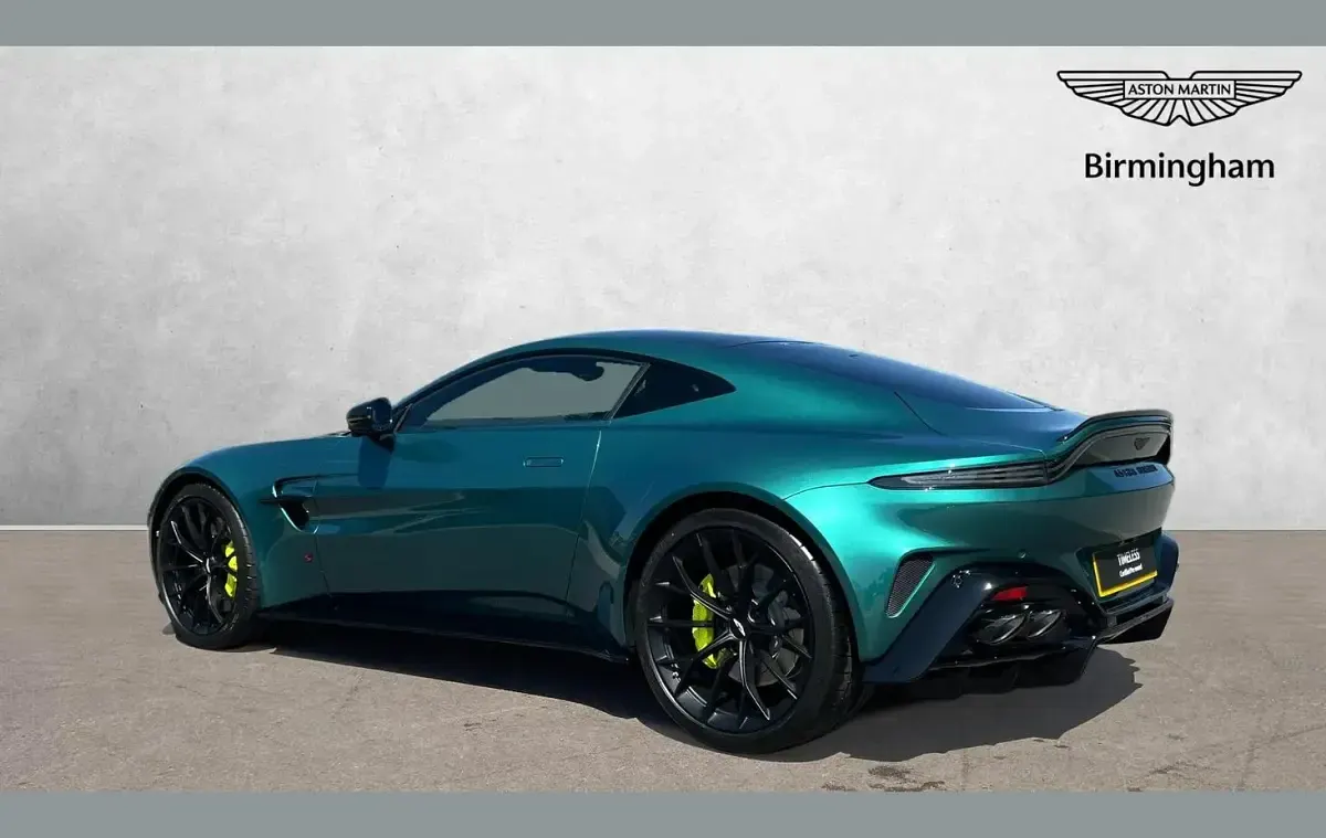 New Aston Martin V8 Vantage 670 HP (492 kW) 2026 Green Hatchback