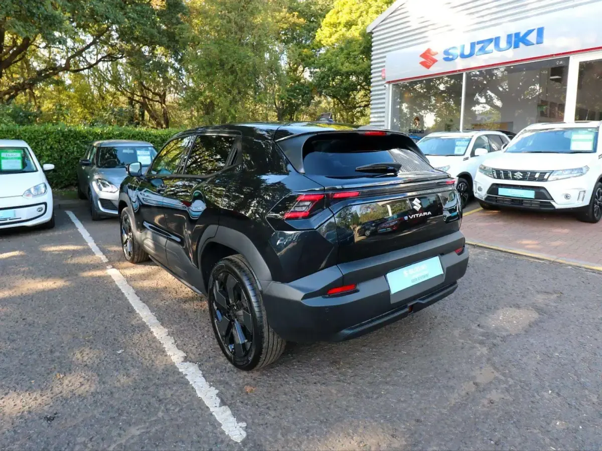Neu Suzuki Vitara 127 kW (174 PS) 2025 Schwarz SUV