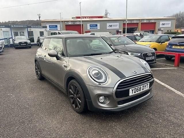 Silver Used 2018 Mini Cooper D Hatch Hatchback | £9,491 (A bit pricey) - Image 1/4