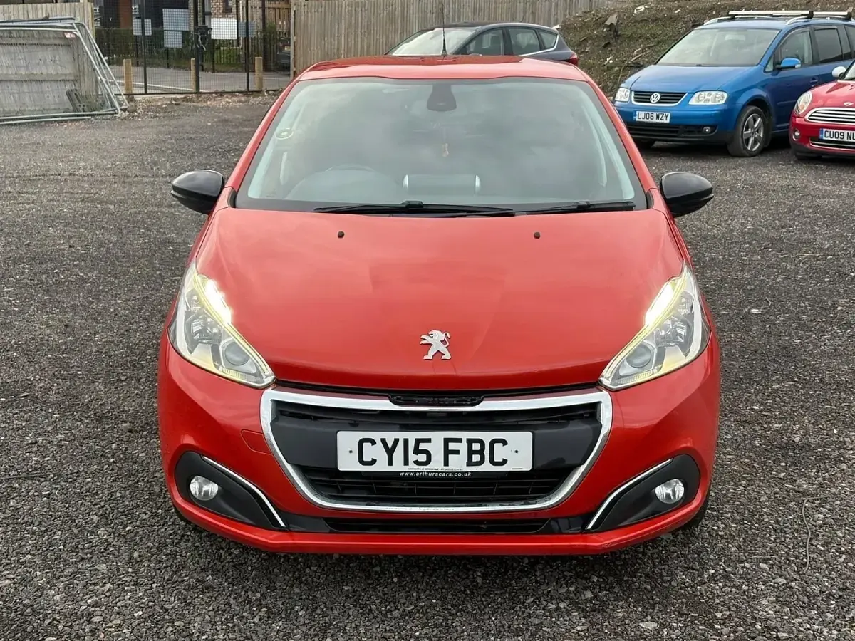 Used Peugeot 208 Allure 82 HP (60 kW) 2015 Orange Hatchback