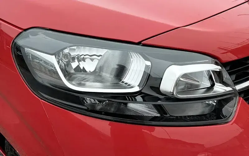Used Vauxhall Vivaro 100 kW (136 HP) 2025 Red MPV