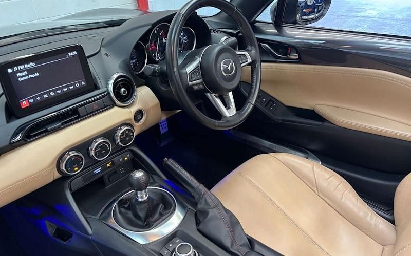 Used Mazda MX5 Inclusive 160 HP (117 kW) 2018 Grey Cabriolet