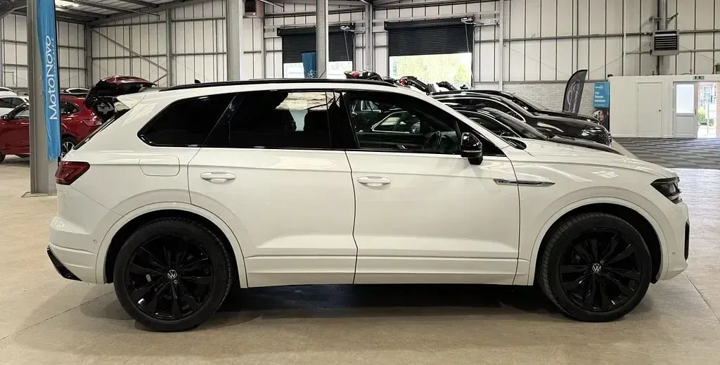 Used VW Touareg Black Edition 286 HP (210 kW) 2021 White SUV