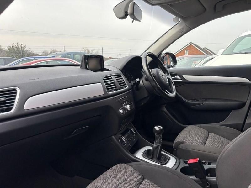 Begagnad Audi Q3 2016 Svart SUV