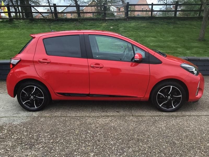 Used Toyota Yaris Design 2017 Red Hatchback