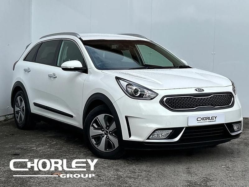 Used Kia Niro 139 HP (102 kW) 2017 White SUV