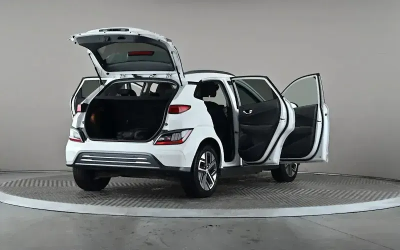 Used Hyundai Kona Premium 150 kW (204 HP) 2022 White SUV