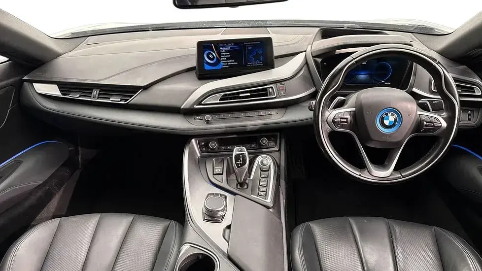 Used BMW i8 362 HP (266 kW) 2018 White Coupe