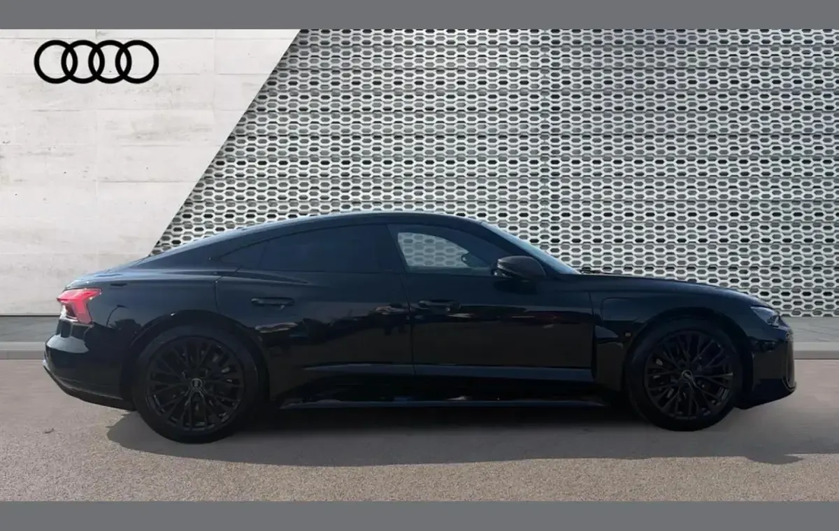 New Audi e-tron GT quattro Comfort 364 kW (496 HP) 2026 Black Sedan