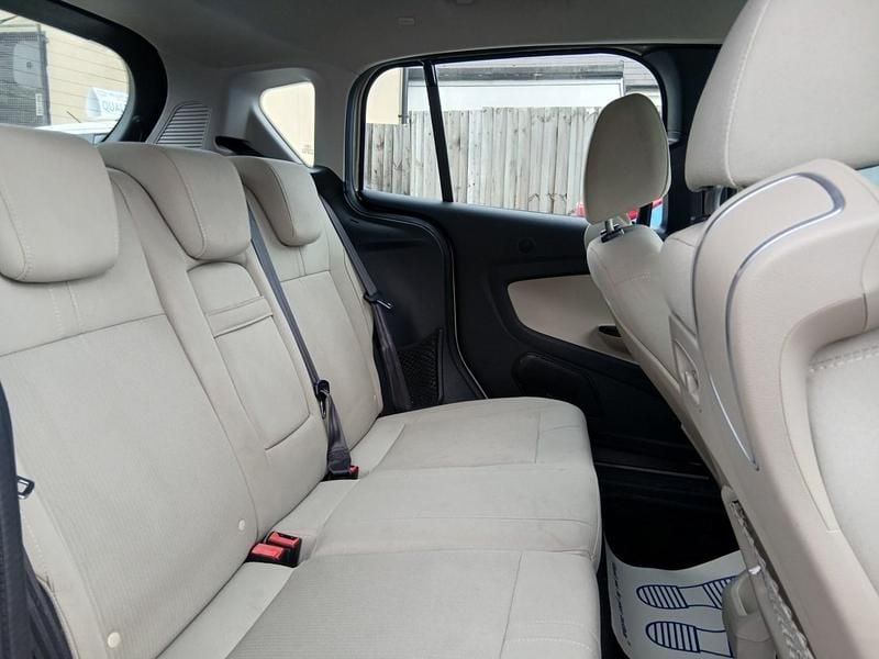 Used Ford B-MAX Titanium 105 HP (77 kW) 2015 Silver MPV