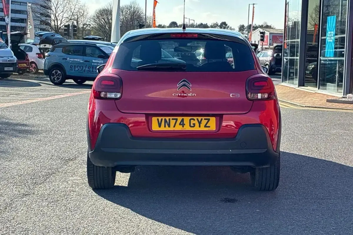 Used Citroën C3 PureTech 82 HP (60 kW) 2024 Red Hatchback