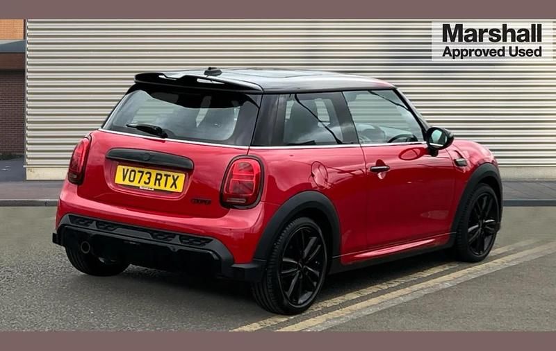 Used Mini Cooper Sport 134 HP (98 kW) 2023 Red Hatchback