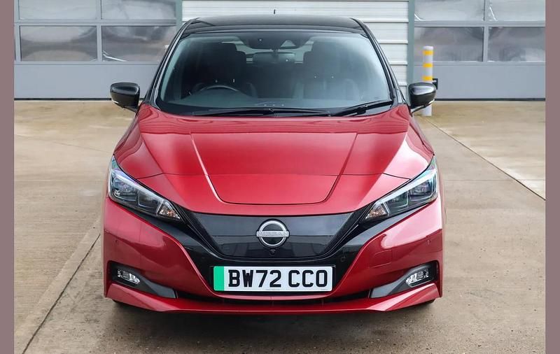 Used Nissan Leaf Tekna 110 kW (150 HP) 2023 Red Hatchback