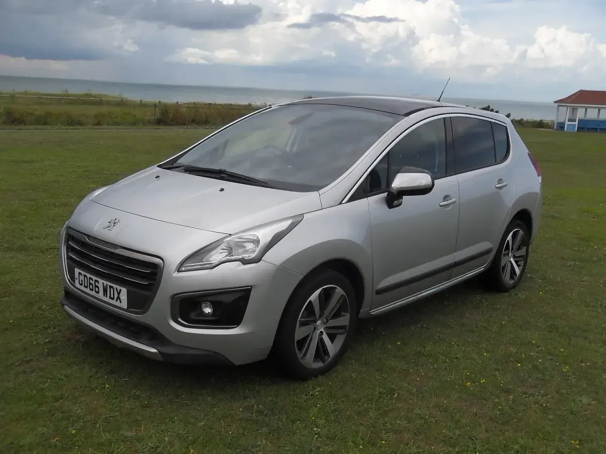 Used Peugeot 3008 Allure 2016 Silver Hatchback