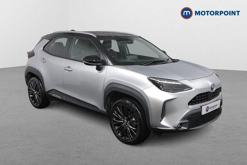 Silver Used 2022 Toyota Yaris Hybrid Hatchback | £21,499 (Expensive) - Image 1/4