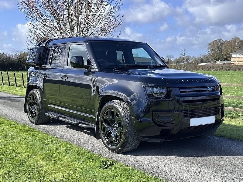 Used Land Rover Defender SE Dynamic 2025 Black SUV