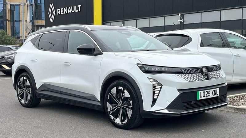 Used Renault Scenic E-Tech Komfort 125 kW (170 HP) 2025 Twotone metallic  arctic white with diamond black roof  SUV