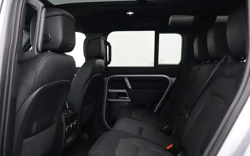 Usado Land Rover Defender HSE Dynamic 300 HP (220 kW) 2024 SUV