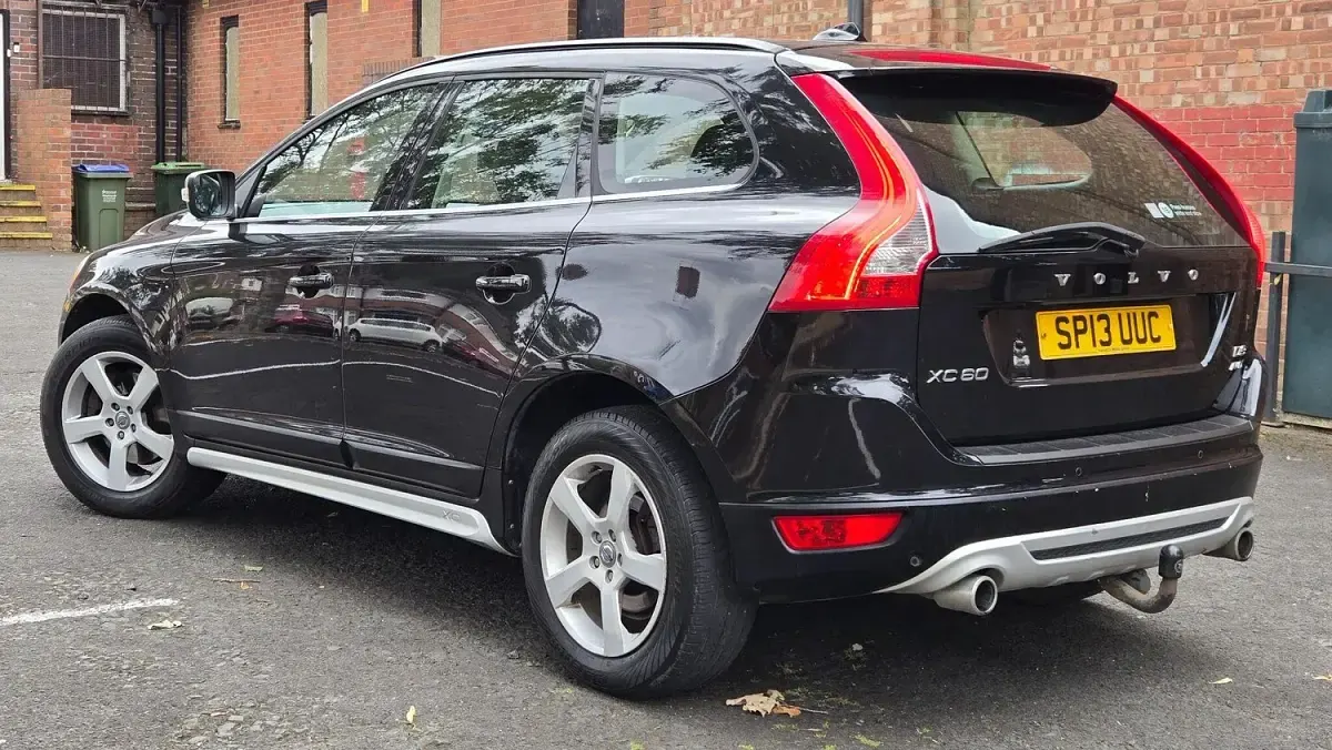 Used Volvo XC60 R-Design 163 HP (119 kW) 2013 Black SUV