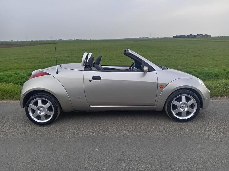 Usado Ford StreetKa 95 HP (69 kW) 2004 Dourado Cabrios