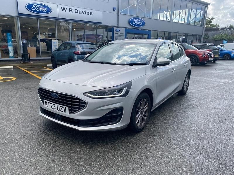 Used Ford Focus Titanium 155 HP (114 kW) 2023 Moondust Hatchback
