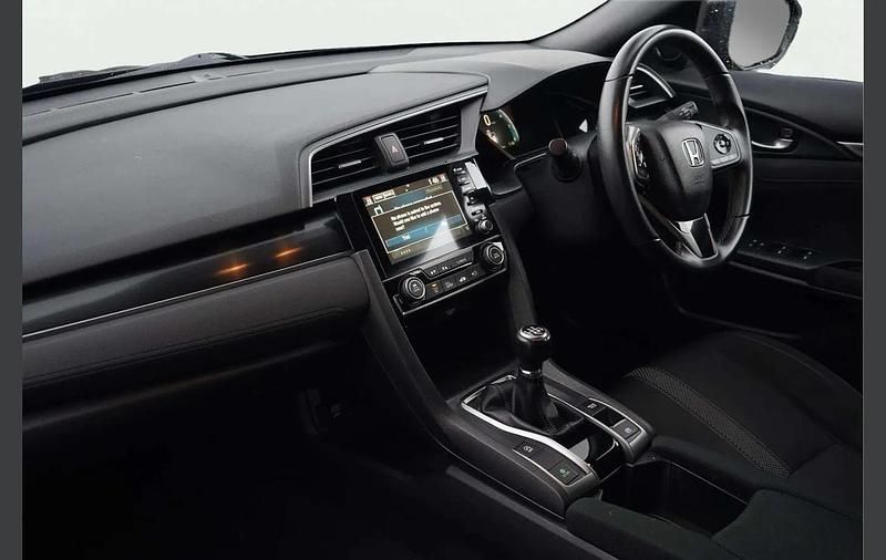 Used Honda Civic SR 124 HP (91 kW) 2020 Black Hatchback