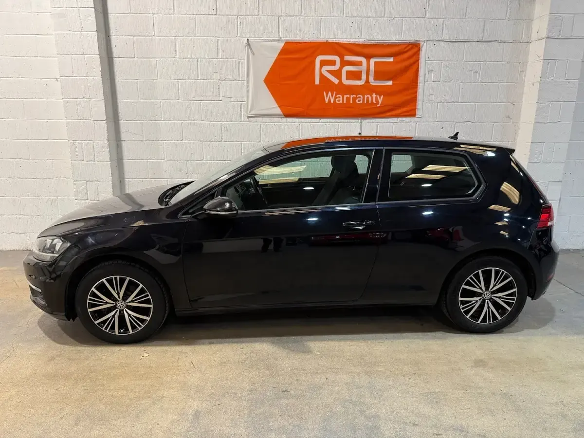 Used VW Golf VII SE 110 HP (80 kW) 2017 Black Hatchback