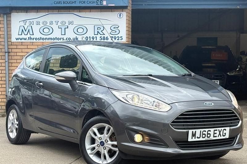 Grey Used 2016 Ford Fiesta Zetec Hatchback | £5,795 (Fair price) - Image 1/1