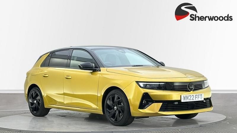 Second-hand Vauxhall Astra GS Line 130 CP (95 kW) 2022 Galben Hatchback