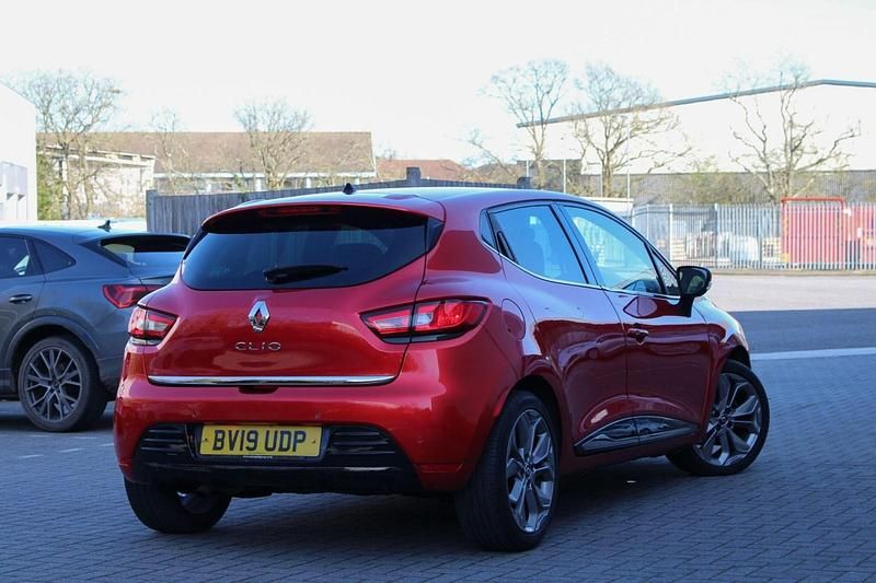 Used Renault Clio IV Iconic 2019 Red Hatchback