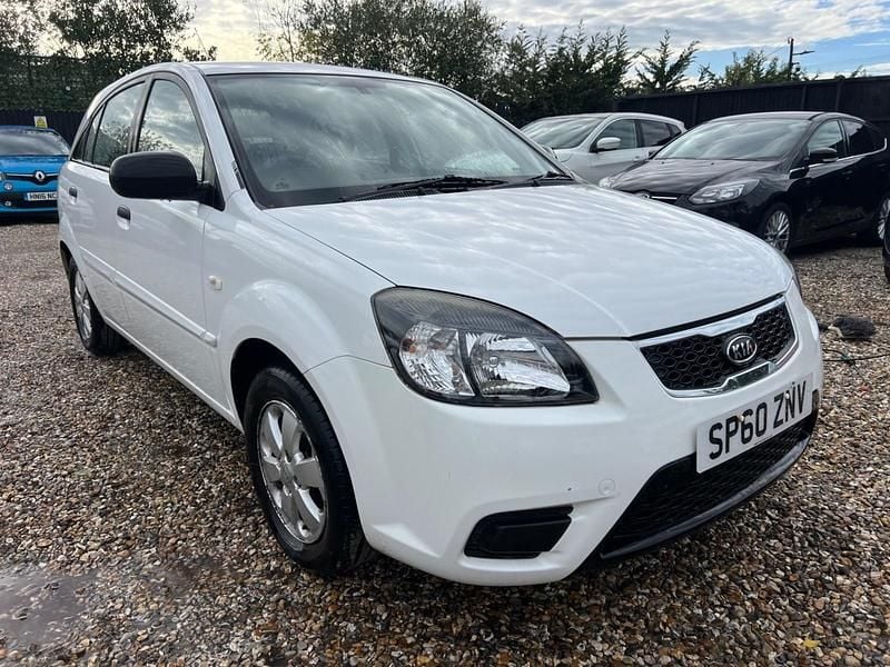 White Used 2011 Kia Rio Hatchback | £1,500 (Super price) - Image 1/4