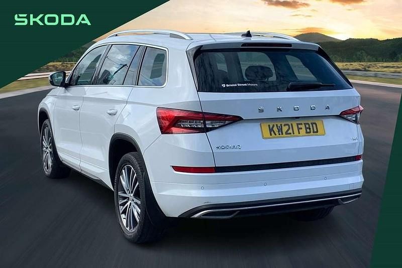 Used Skoda Kodiaq LAURIN & KLEMENT 150 HP (110 kW) 2021 White SUV