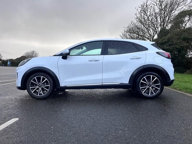 Used Ford Puma Titanium 125 HP (91 kW) 2020 White Hatchback