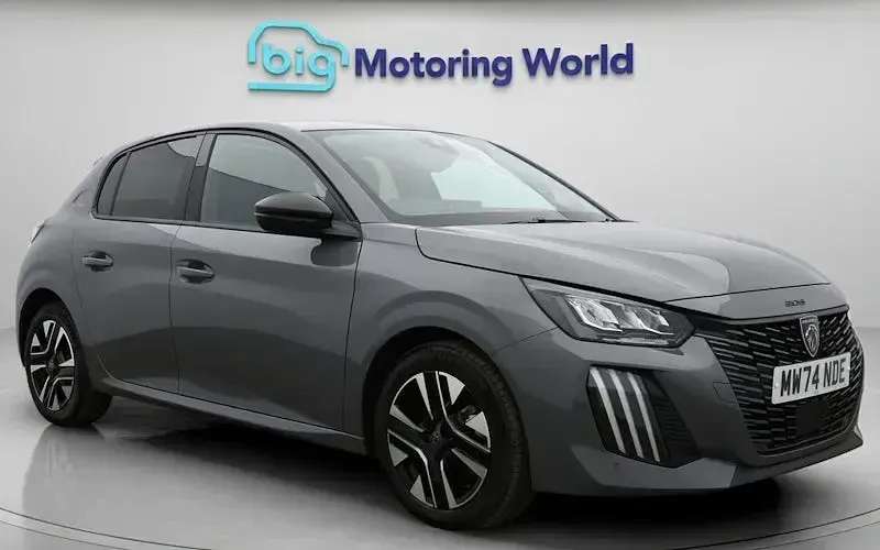 Used Peugeot 208 Allure 101 HP (74 kW) 2024 Hatchback