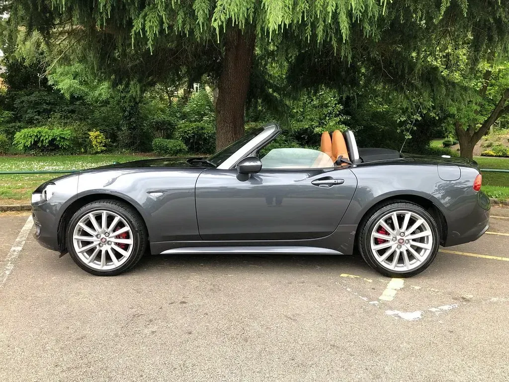 Used Fiat 124 Spider Lusso 140 HP (102 kW) 2018 Grey Cabriolet