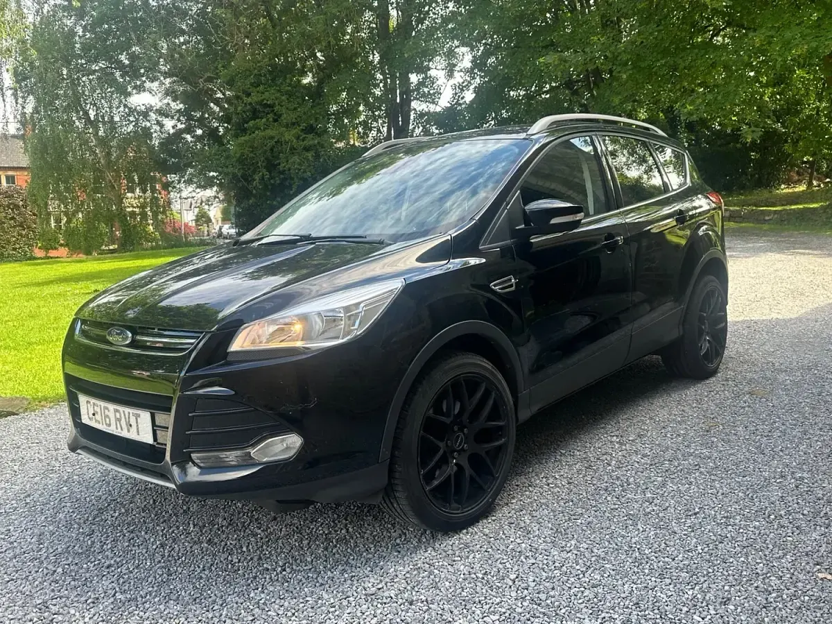 Used Ford Kuga Titanium 150 HP (110 kW) 2016 Black SUV