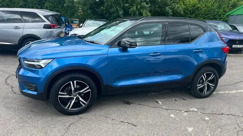 Used Volvo XC40 R-Design 150 HP (110 kW) 2020 Blue SUV