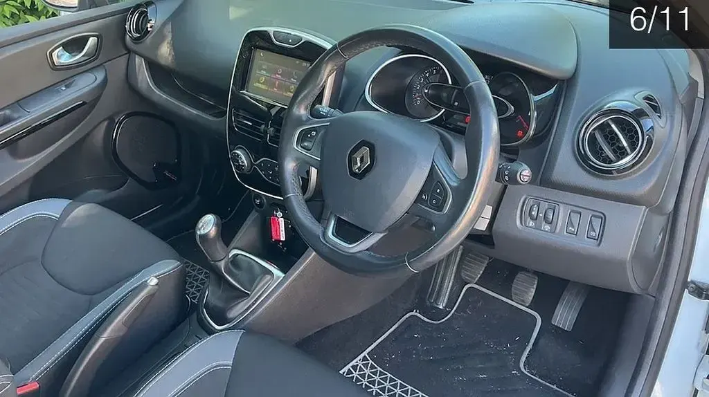 Used Renault Clio Dynamique 90 HP (66 kW) 2016 White Hatchback
