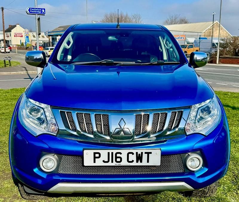Used Mitsubishi L200 2016 Blue Pickup