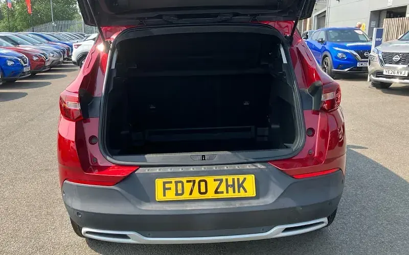 Used Vauxhall Grandland X 131 HP (96 kW) 2020 Red SUV