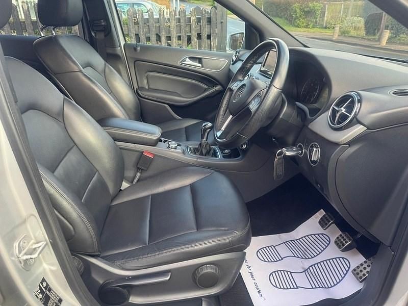 Used Mercedes B180 2012 Silver MPV