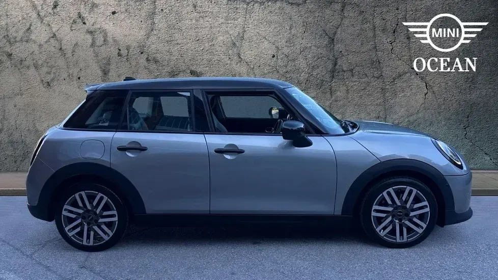 Used Mini Cooper Hatch 113 kW (154 HP) 2025 Silver Hatchback