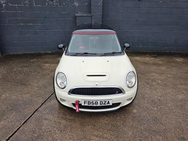 Used Mini Cooper S Hatch 175 HP (128 kW) 2009 White Hatchback