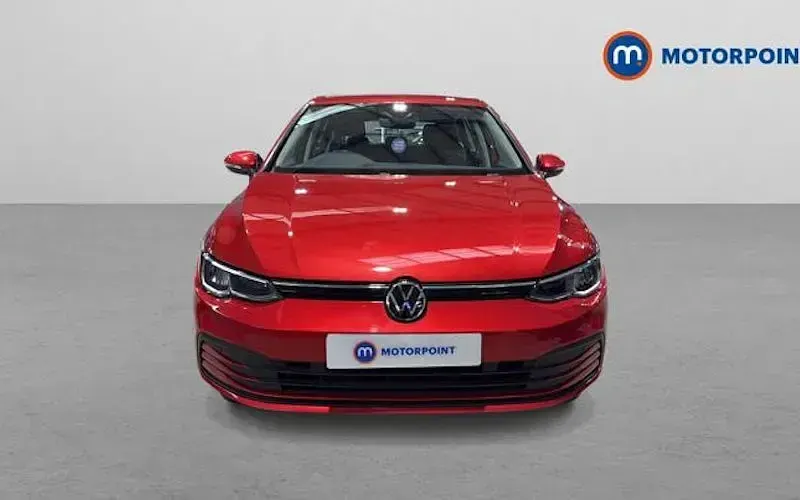 Used VW Golf VIII Life 150 HP (110 kW) 2023 Red Hatchback