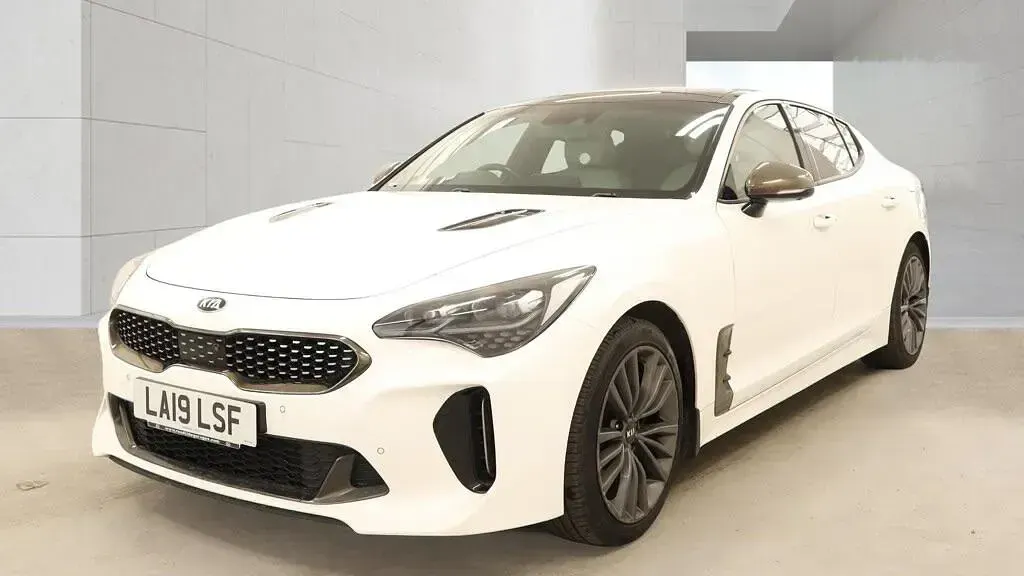 Used Kia Stinger GT-Line S 200 HP (147 kW) 2019 White Hatchback