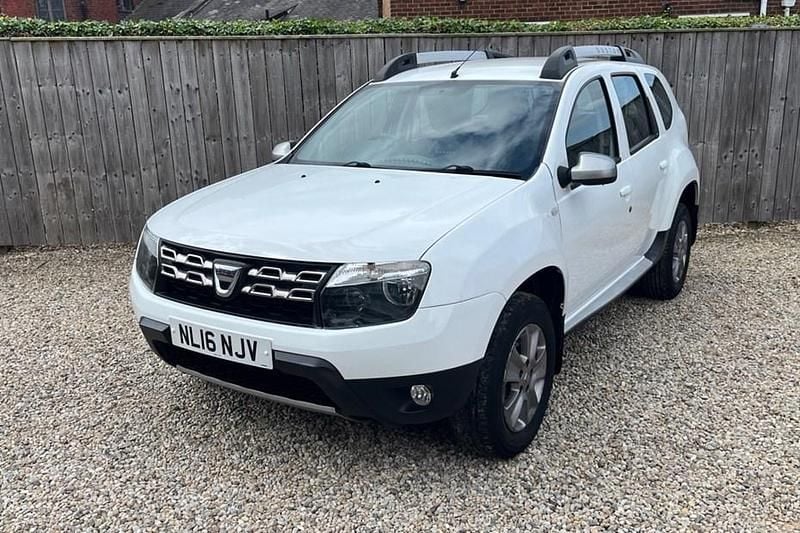 White Used 2016 Dacia Duster Lauréate SUV | £3,999 (Good price) - Image 1/1