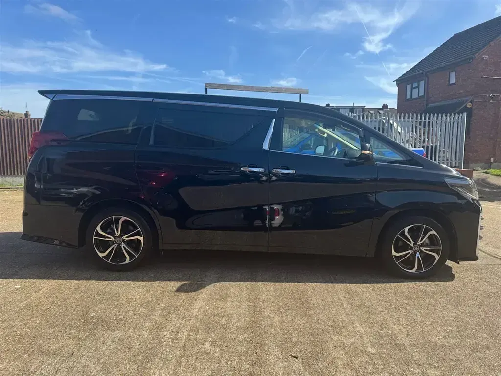 Used Toyota Alphard 182 HP (133 kW) 2023 Black MPV