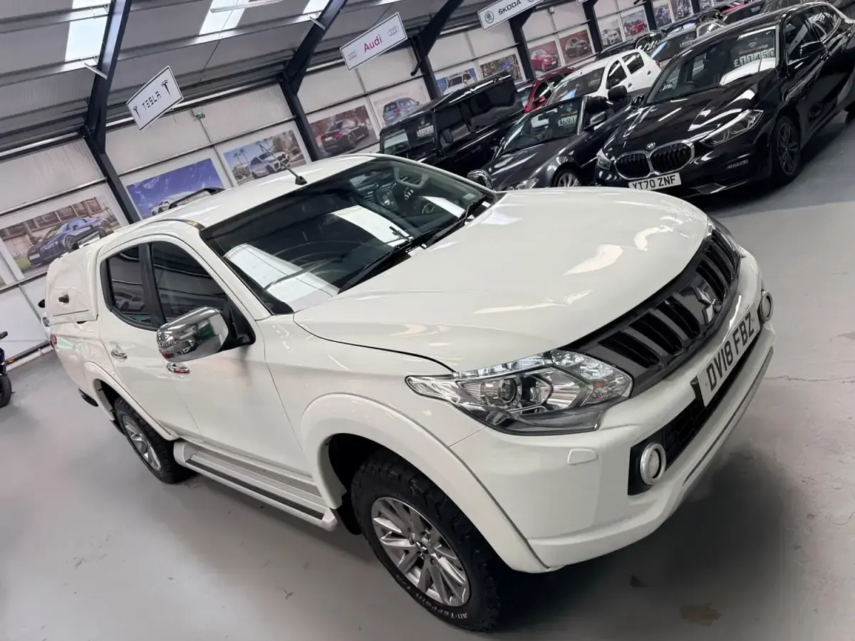 Used Mitsubishi L200 Warrior 181 HP (133 kW) 2018 White Pickup