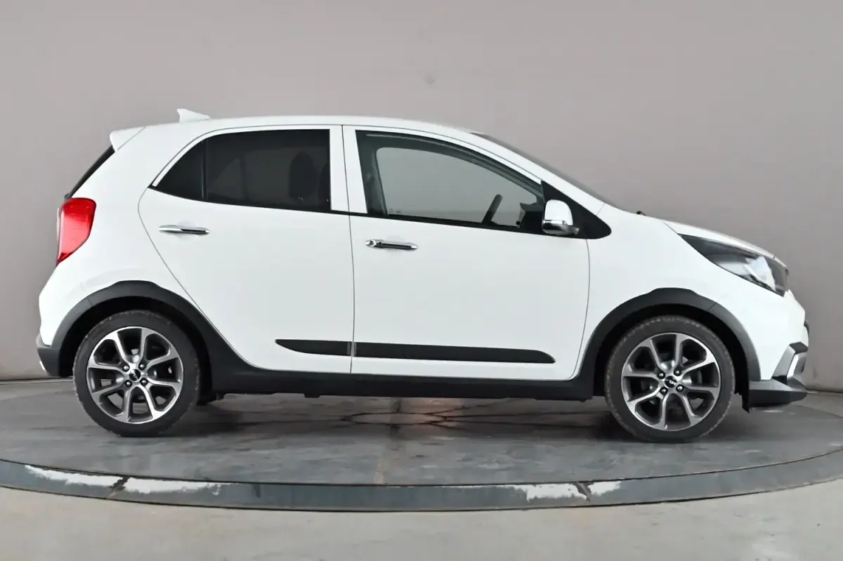 Used Kia Picanto X-Line 66 HP (48 kW) 2023 White Hatchback